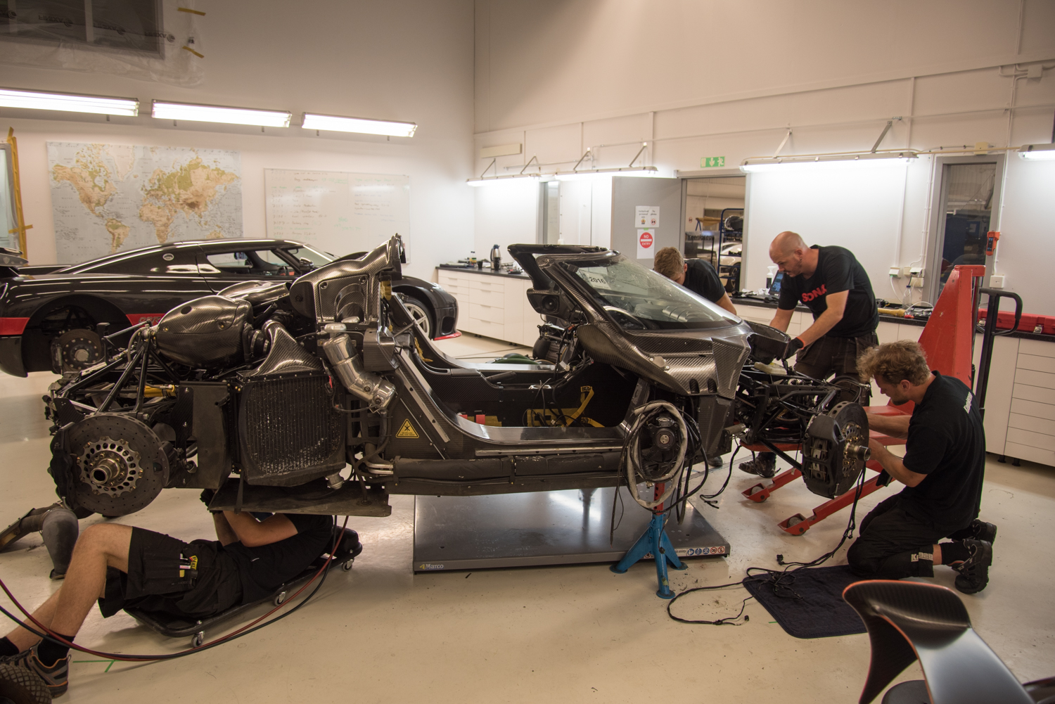 Koenigsegg_One 1_crash_rebuild