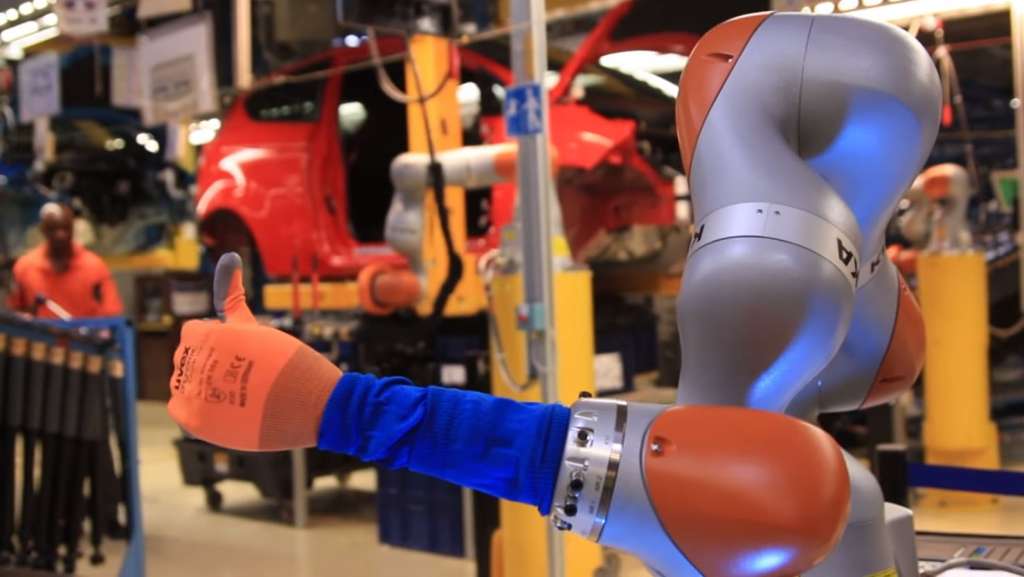 New collaborative robots, also known as co-bots, are first being used to help workers fit shock absorbers to Fiesta cars, a task that requires pinpoint accuracy, strength, and a high level of dexterity. Employees work hand-in-hand with the robots to ensure a perfect fit every time.