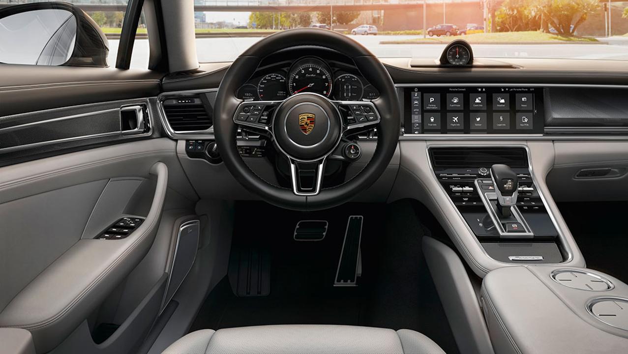 low_infotainment_services_porsche_connect_panamera_2016_porsche_ag