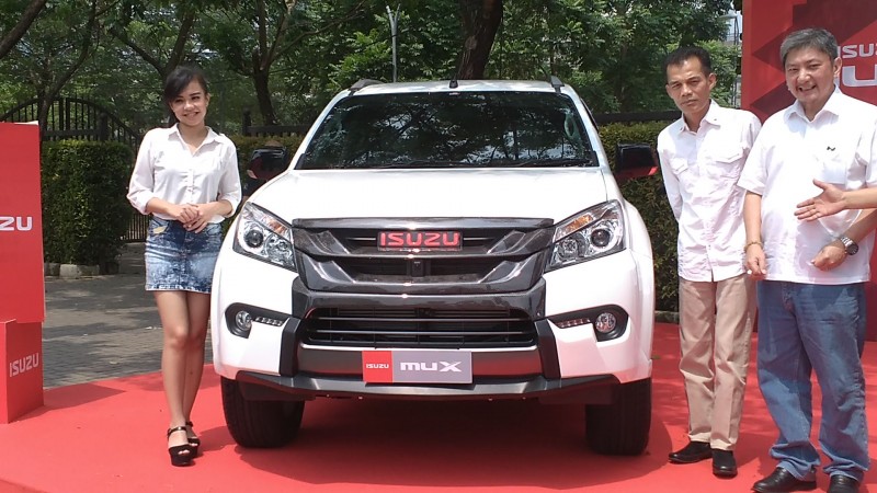 2016_Isuzu_D-Max_Facelift_1