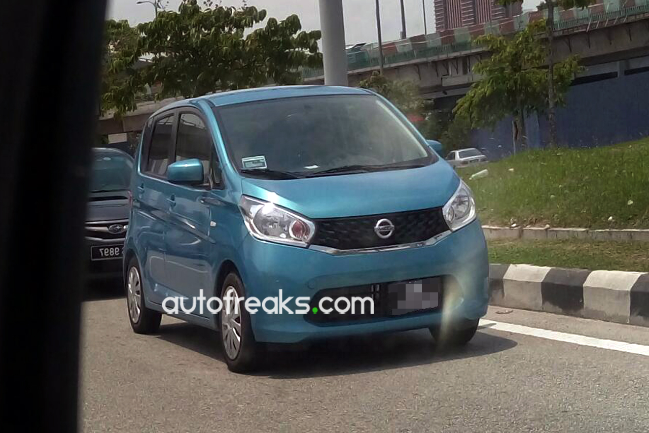 2016_Nissan_Dayz_Spied_1