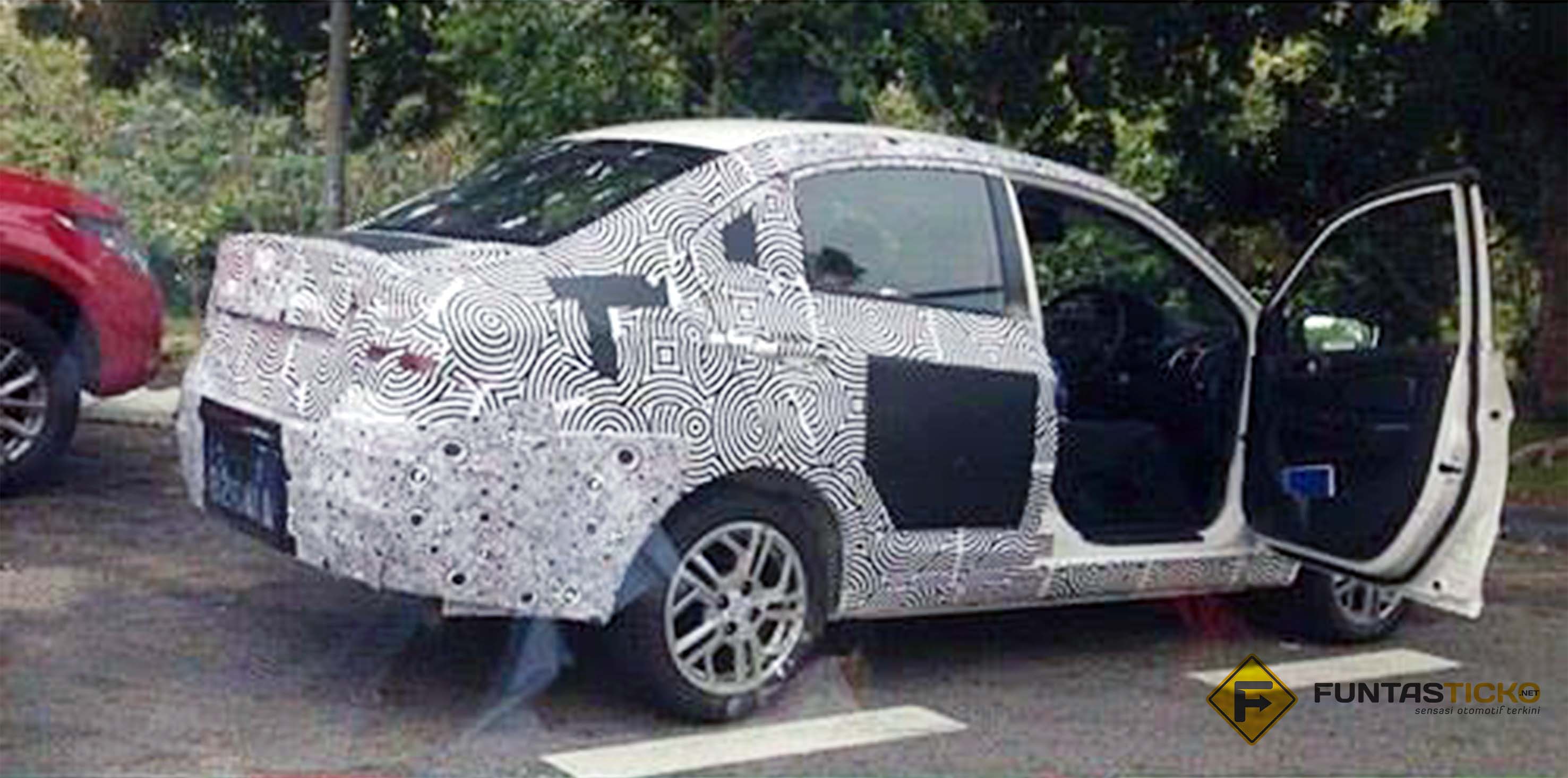 2016_Proton_Saga_Spied_Interior