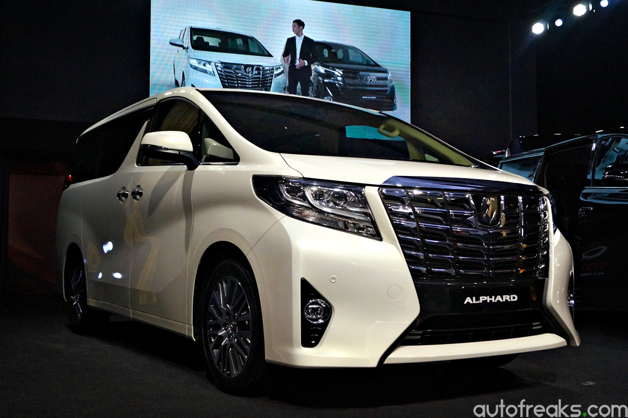 2016_Toyota_Alphard (8)