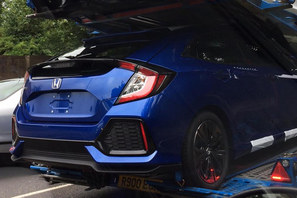 2017_Honda_Civic_Hatch_Spied_3