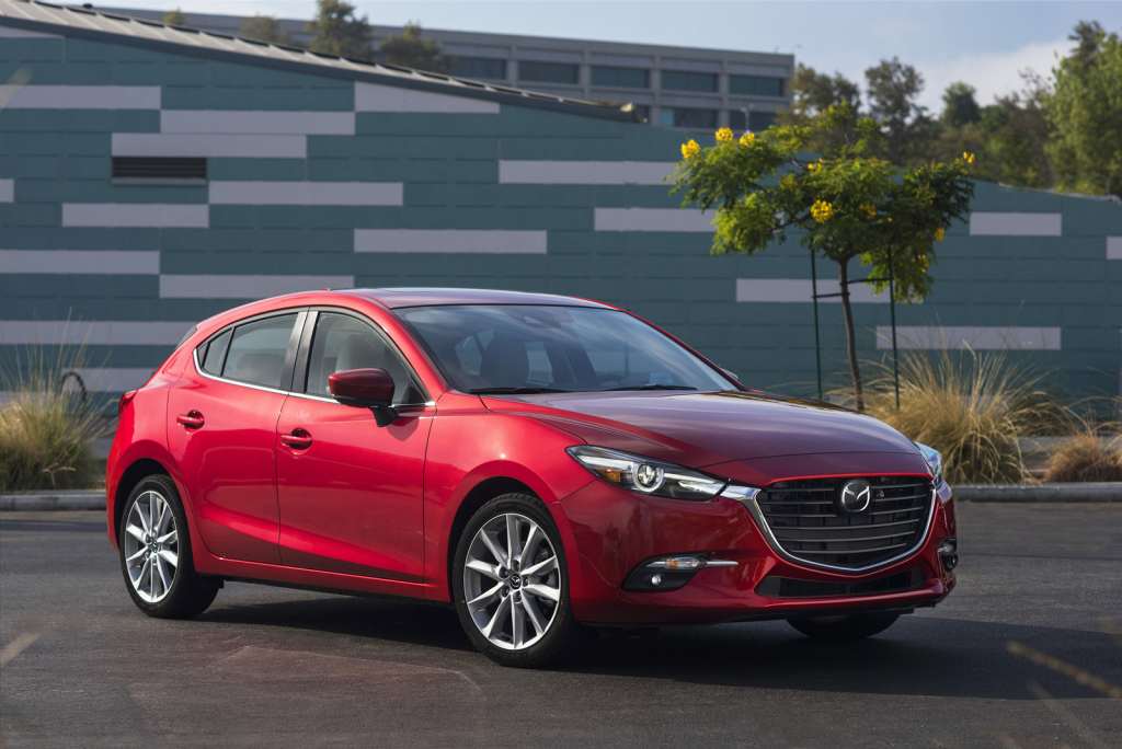 2017_Mazda3_01