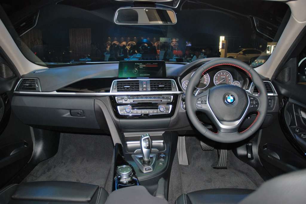 BMW 330e (5)