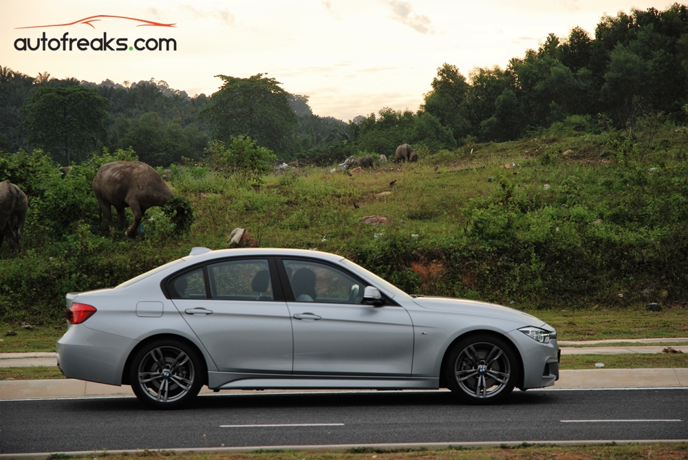 BMW 330i M Sport - 36