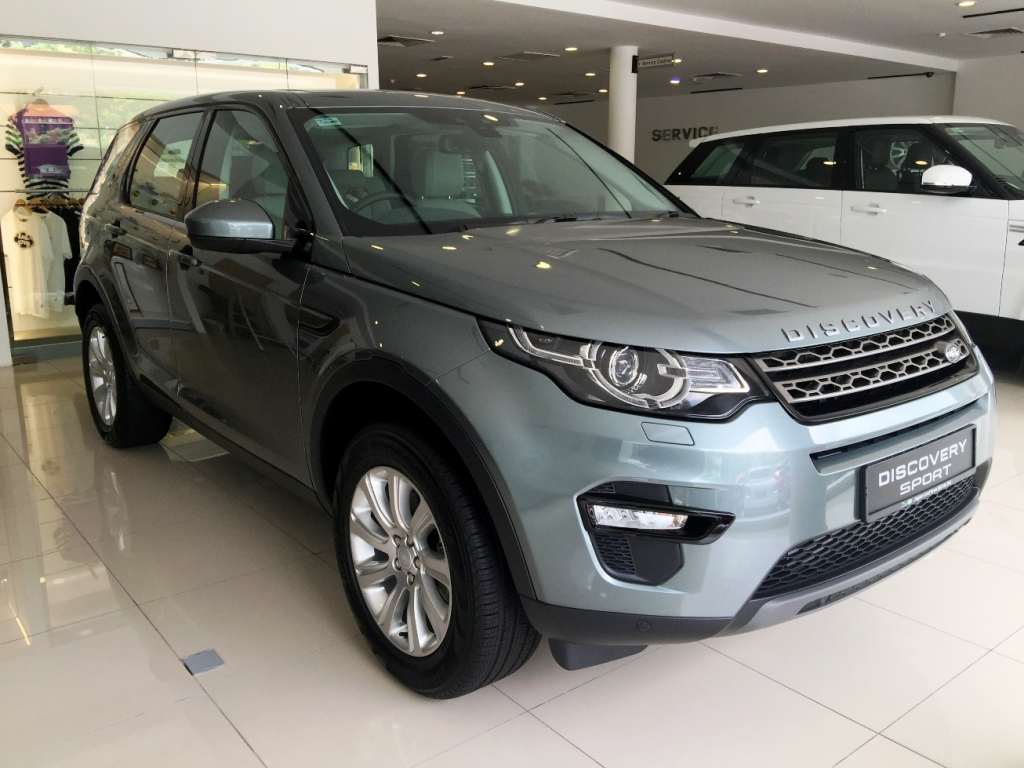 Land Rover Discovery Sport_Showroom_1