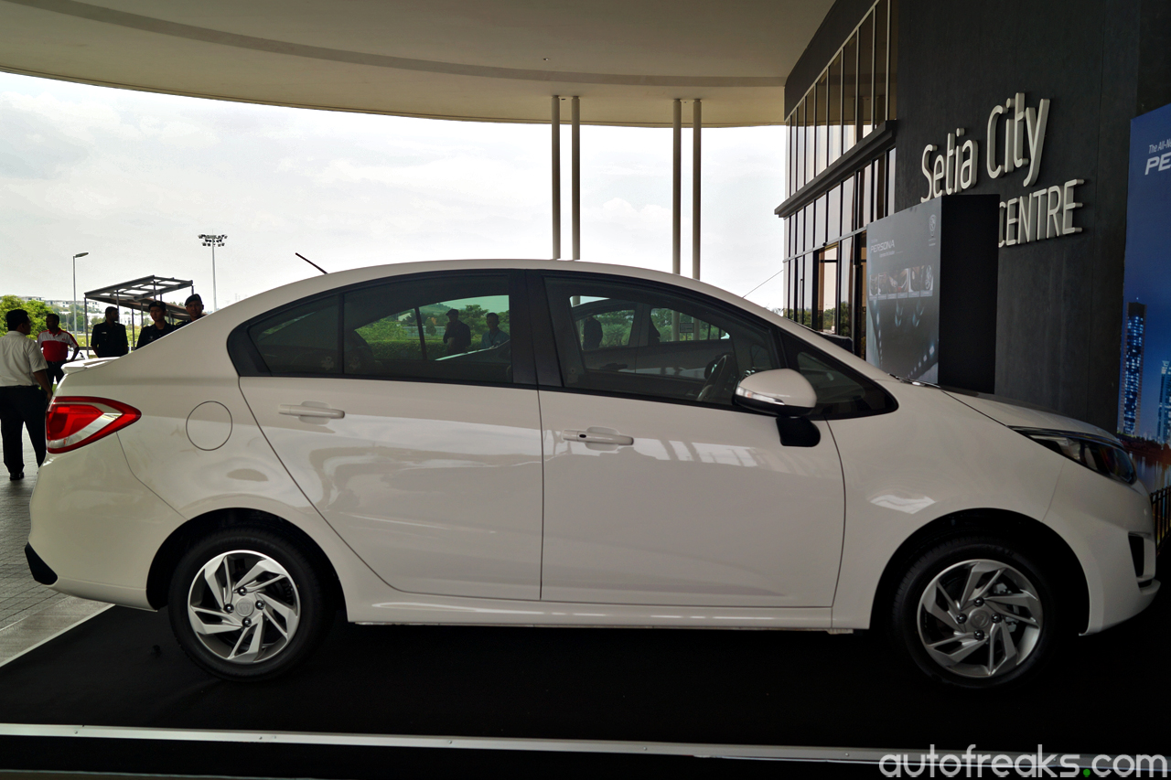 Proton_Persona_2016 (4)