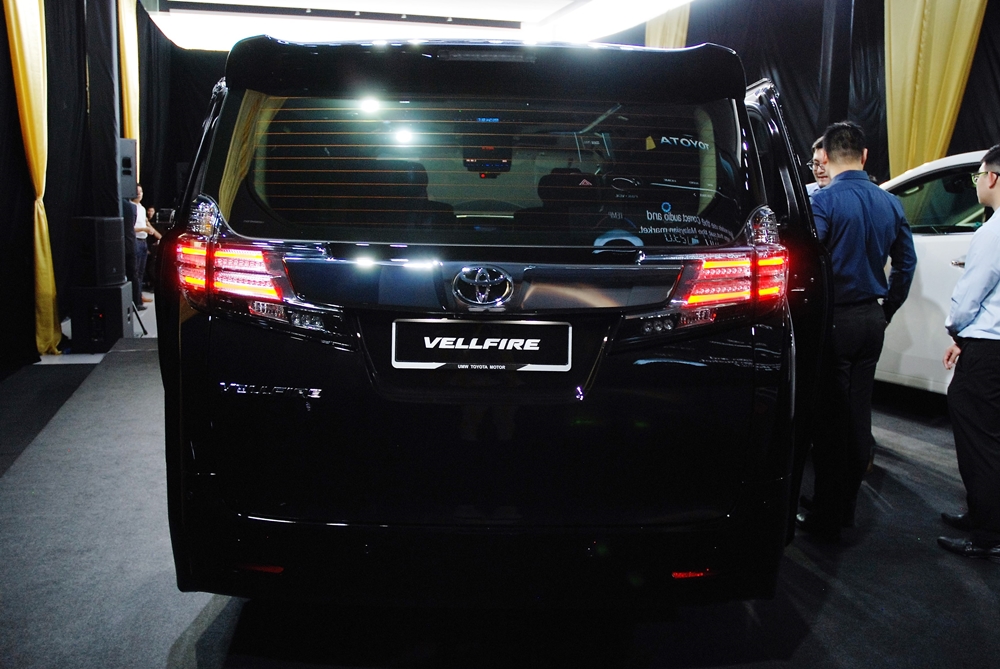 Toyota Vellfire (14)