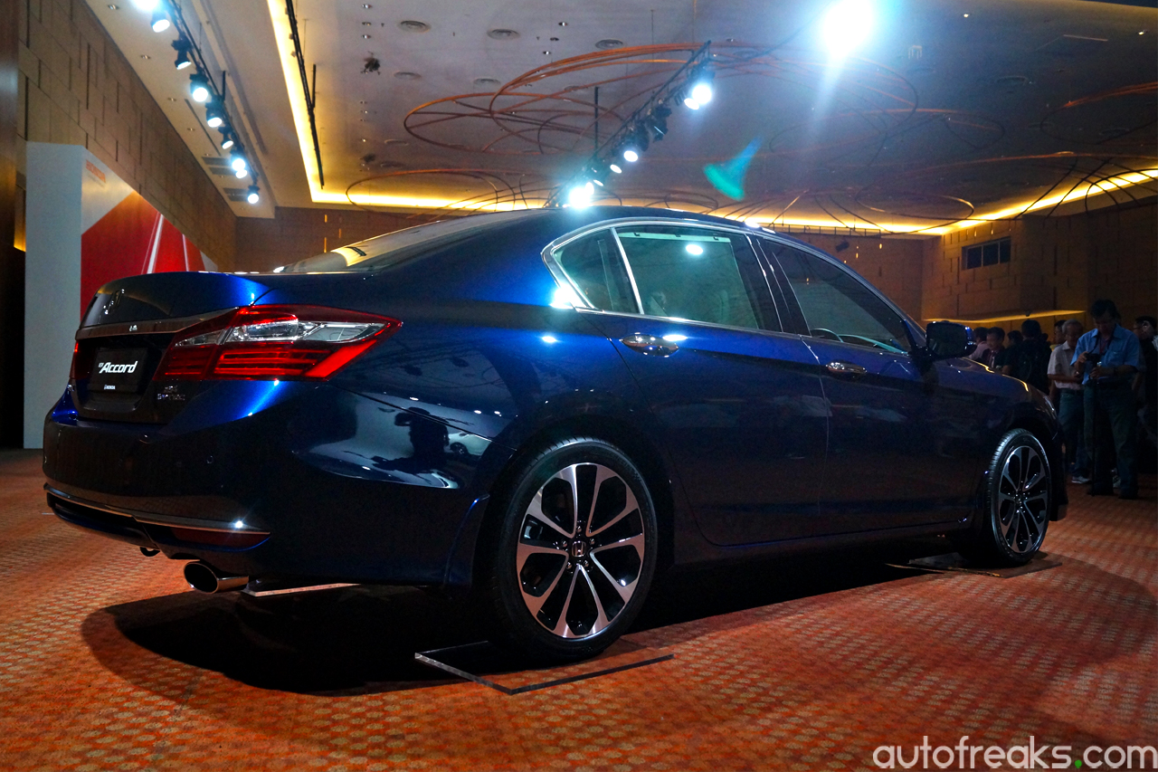 2016_Honda_Accord_facelift (4)