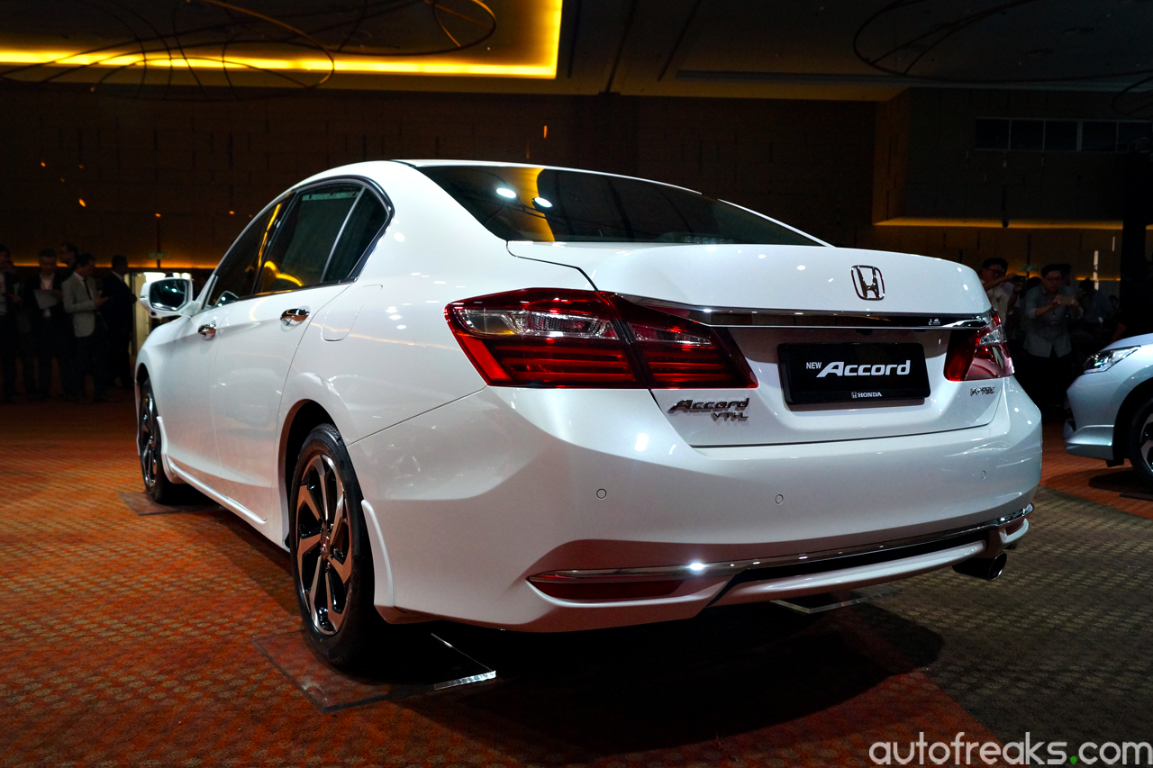 2016_Honda_Accord_facelift (8)