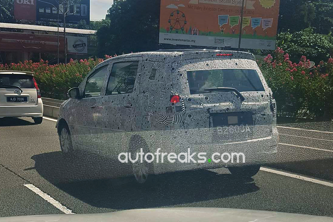 2016_Suzuki_Ertiga_Spied_1