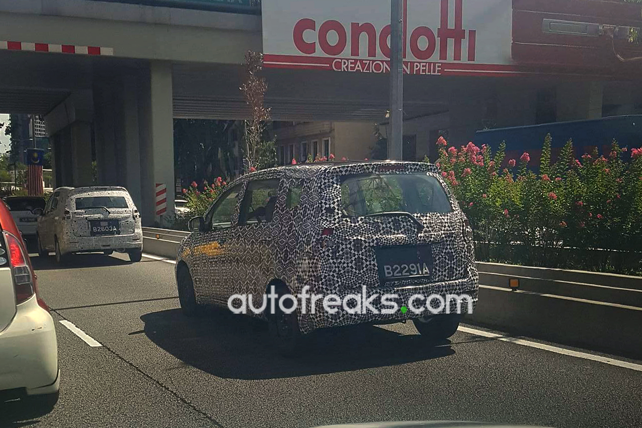 2016_Suzuki_Ertiga_Spied_3