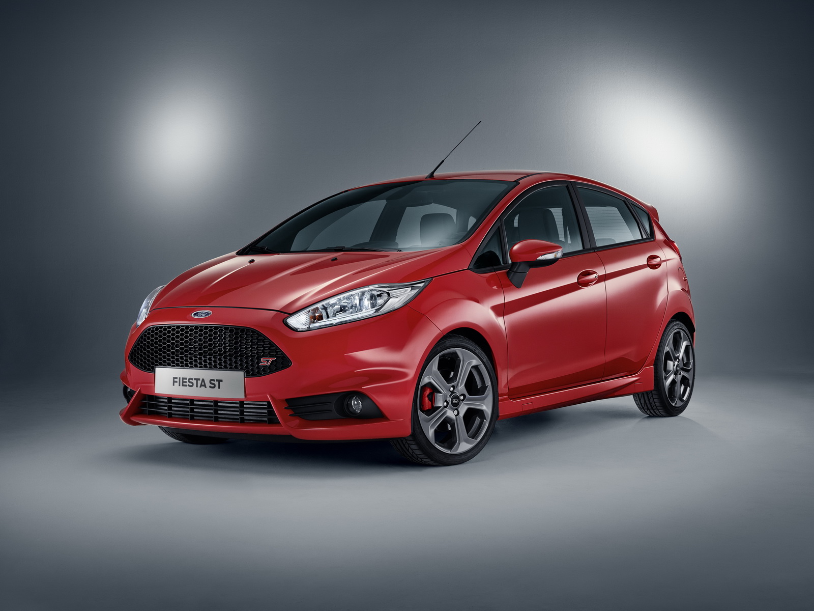 2017-Ford_Fiesta_ST_5_Door