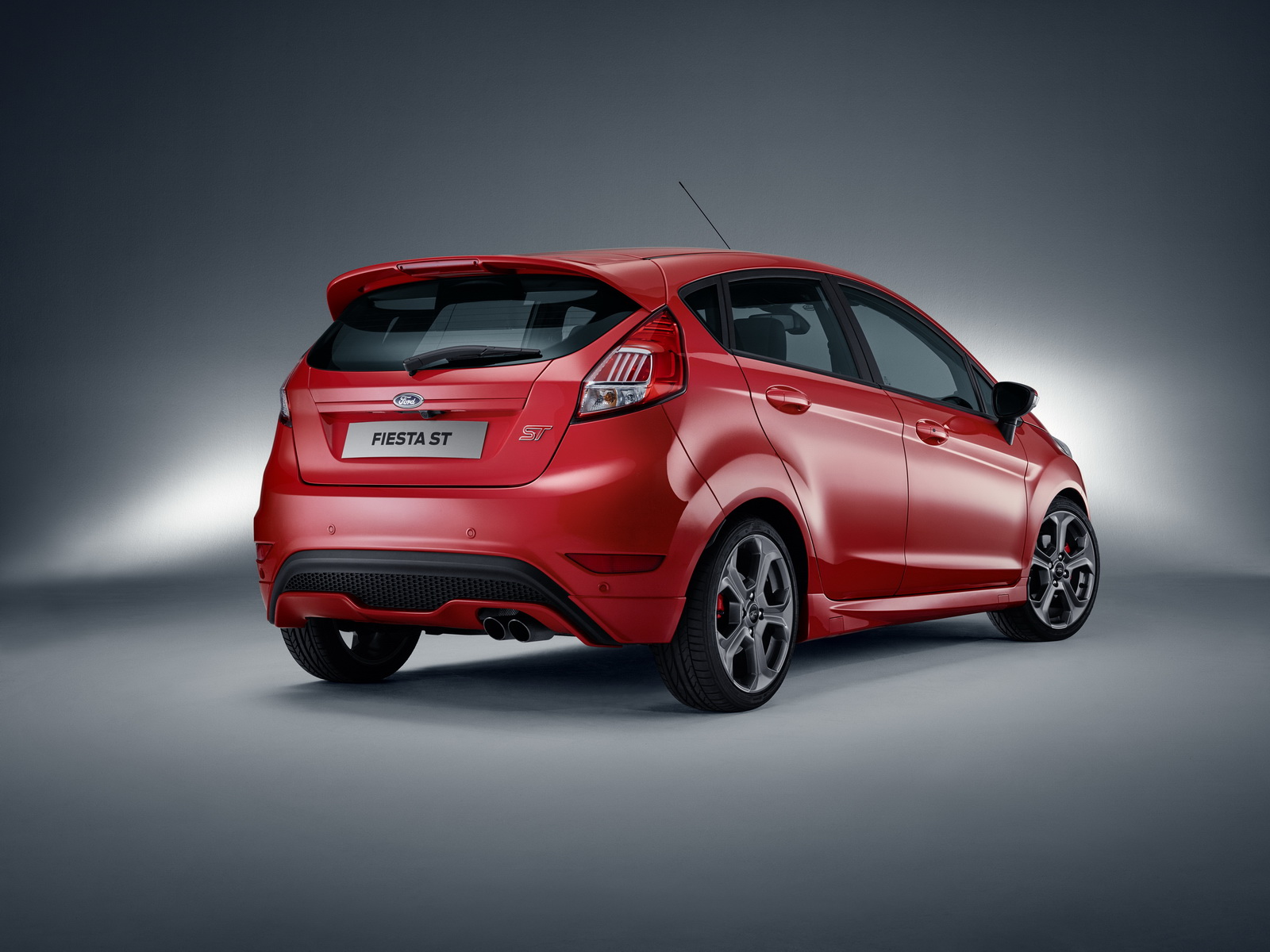 2017-Ford_Fiesta_ST_5_Door2