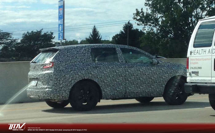 2017_Honda_CR-V_Spied_4