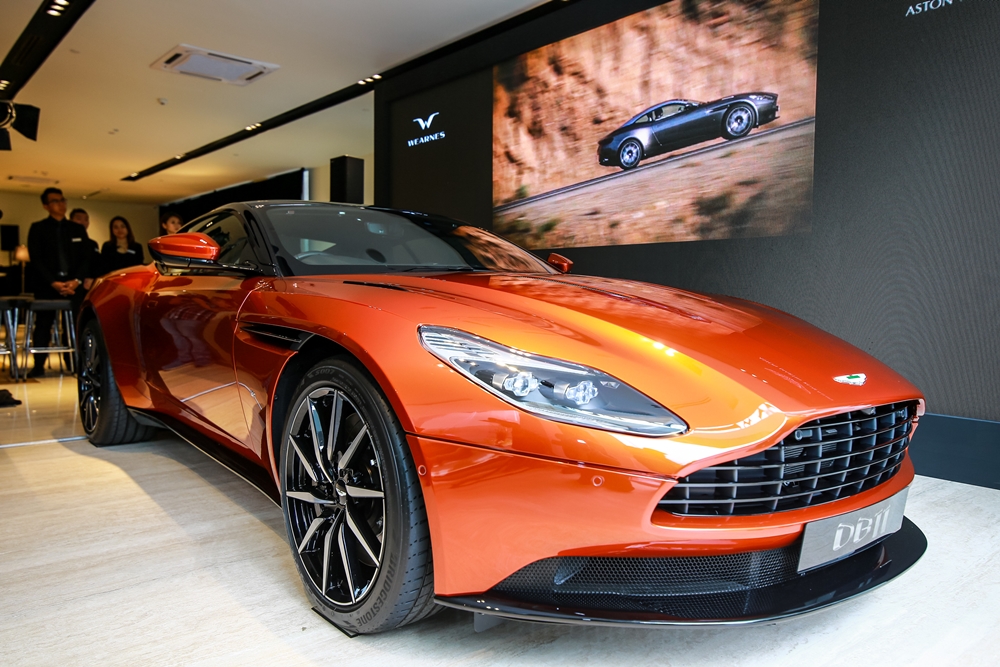 Aston Martin DB11 (1)