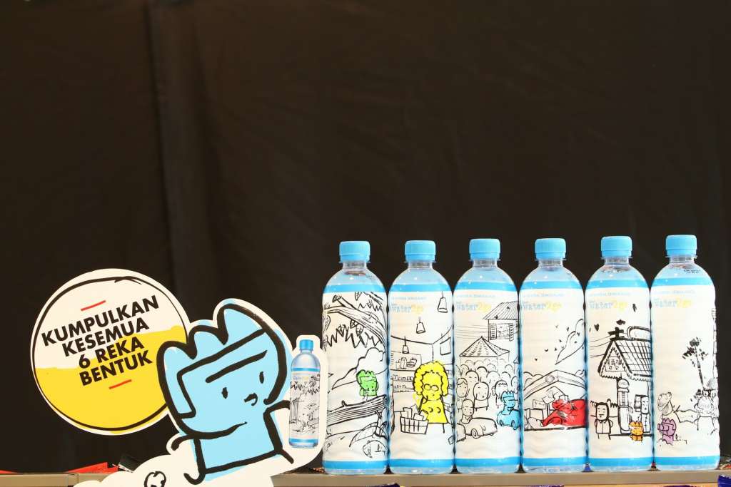 Image 3 - The limited edition Select water2go bottles