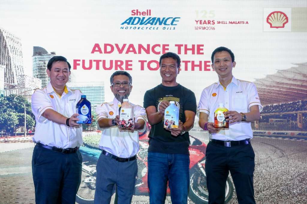 (L-R) Shell Lubricants GM Leslie Ng, Shell Malaysia Senior Downstream Re... (1)