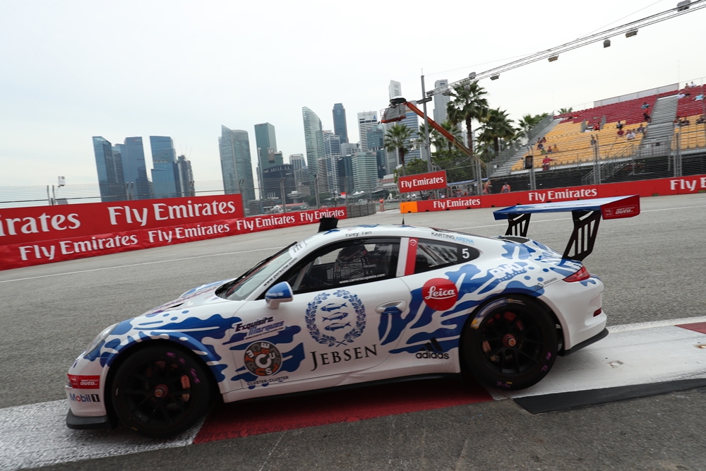 Yuey Tan Yu Hian (SIN) Team Jebsen at Porsche Carrera Cup Asia, Rd9, Marina Bay Street Circuit, Singapore, 16-18 September 2016.