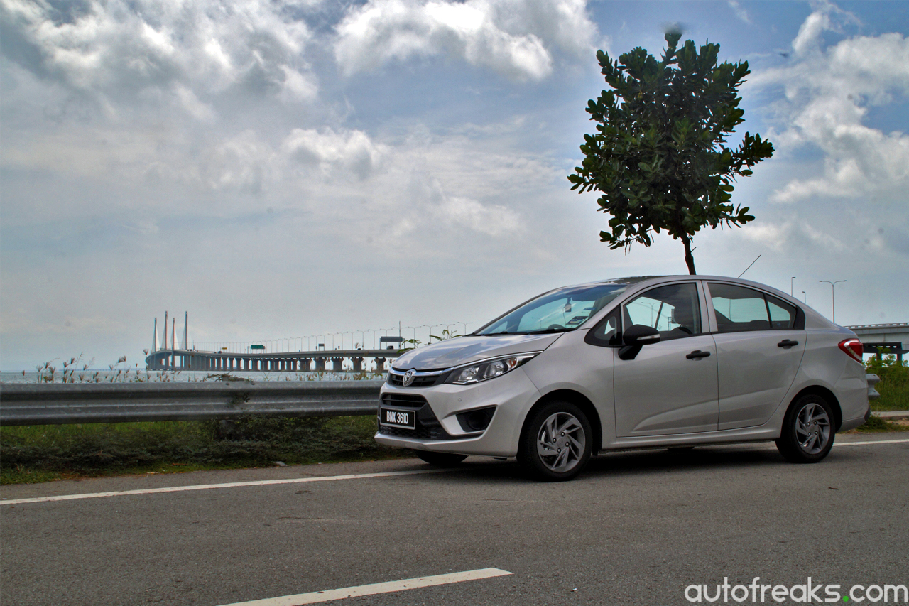 2016_Proton_Persona_Standard_review (14)