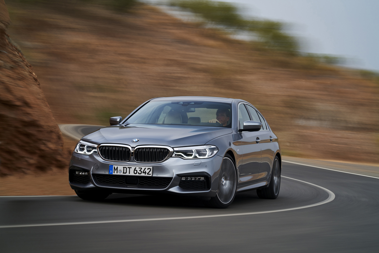 2017_BMW_G30_5_Series (8)