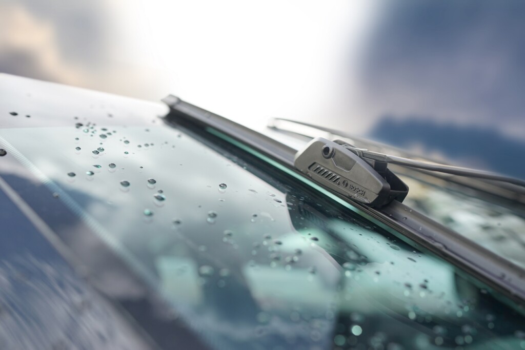 Bosch Clear Advantage Wiper (2) LowRes