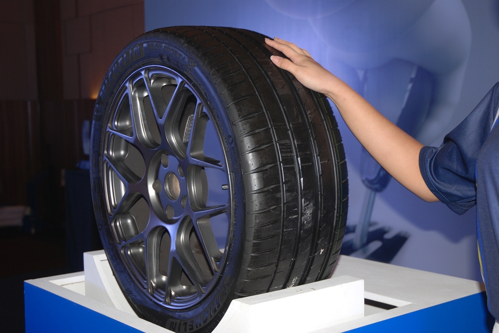 Michelin Pilot Sport 4 - 22