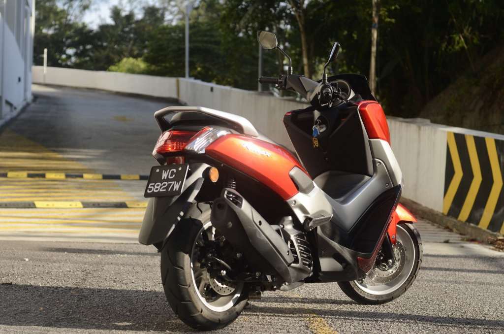 Yamaha N-Max (10)