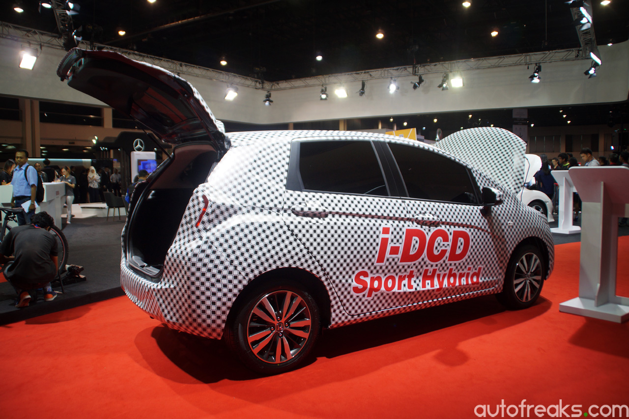 2016_Malaysia_Autoshow_Honda_Jazz_hybrid (3)