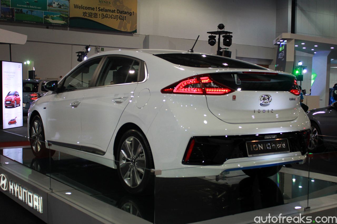 2016_Malaysia_Autoshow_Hyundai_Ioniq_1