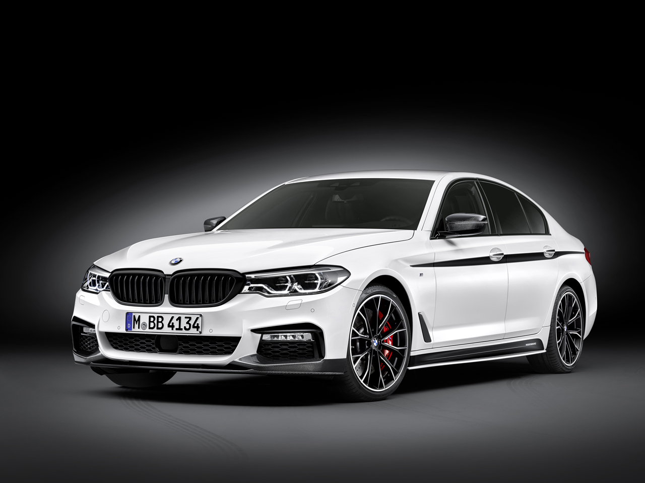 2017_BMW_G30_5_Series_M_Performance (1)