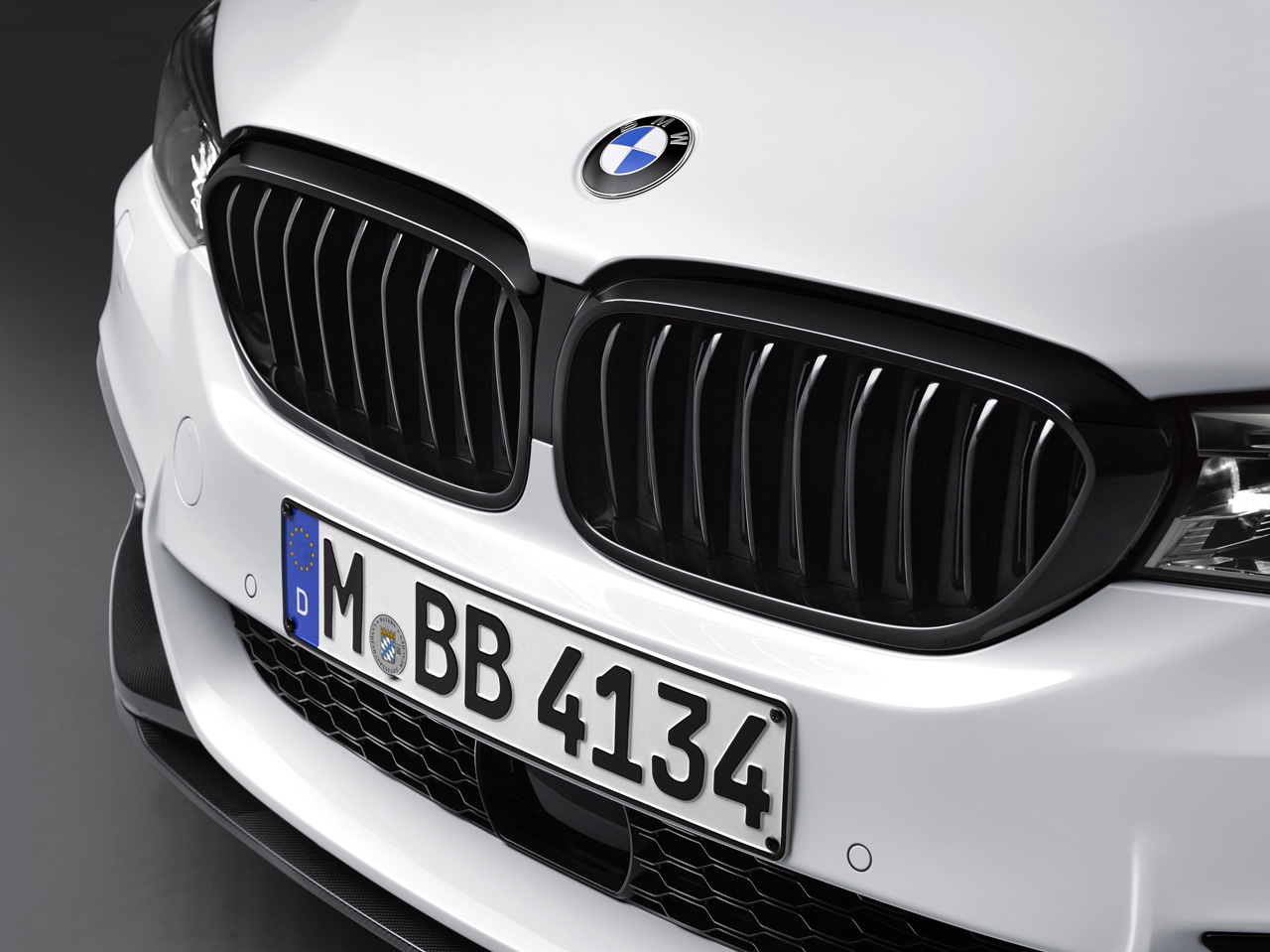 2017_BMW_G30_5_Series_M_Performance (8)