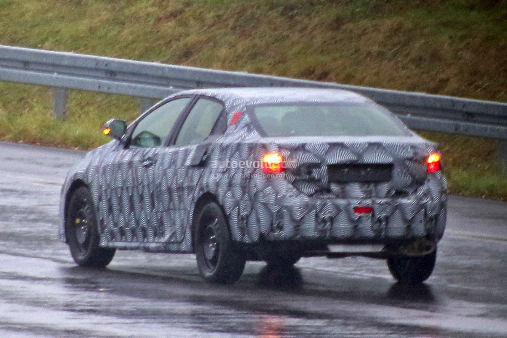 2019_Toyota_Corolla_Spied_2