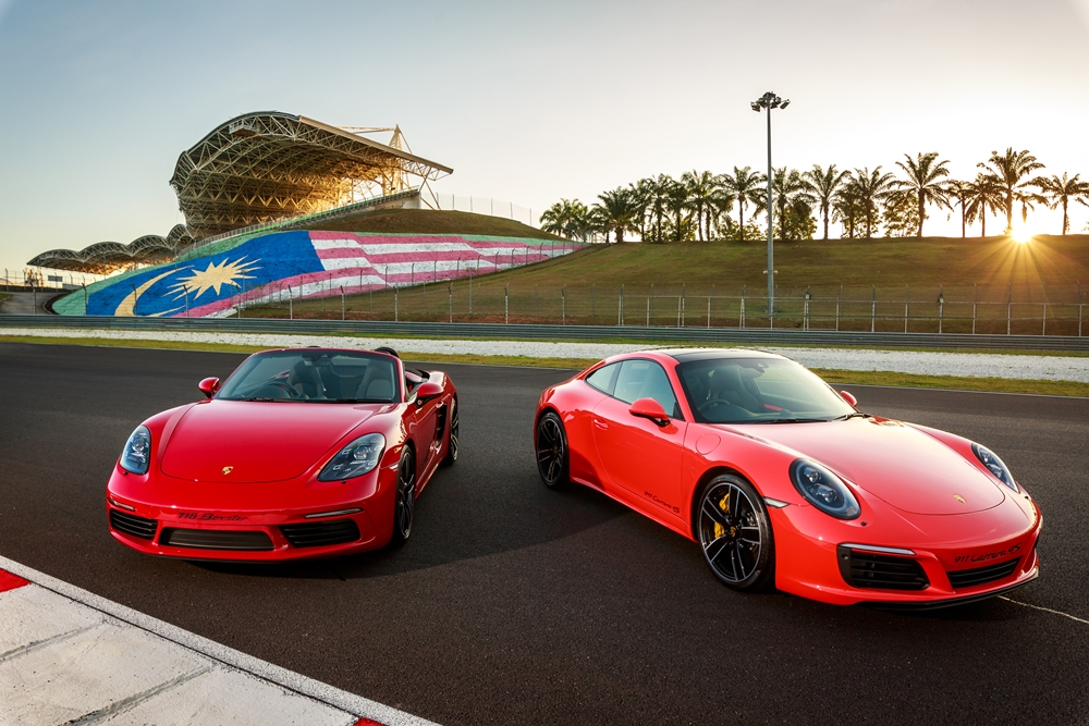 FEATURE: Porsche 718 Boxster S & 911 Carrera 4S Driven On Track! -  