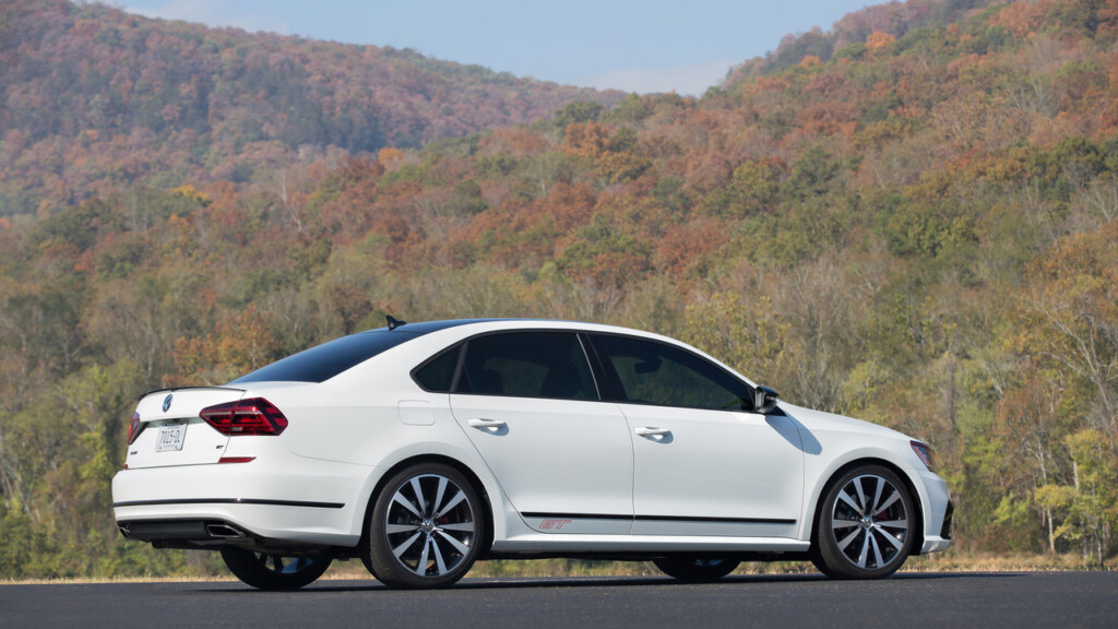 Volkswagen Passat GT Concept (2)