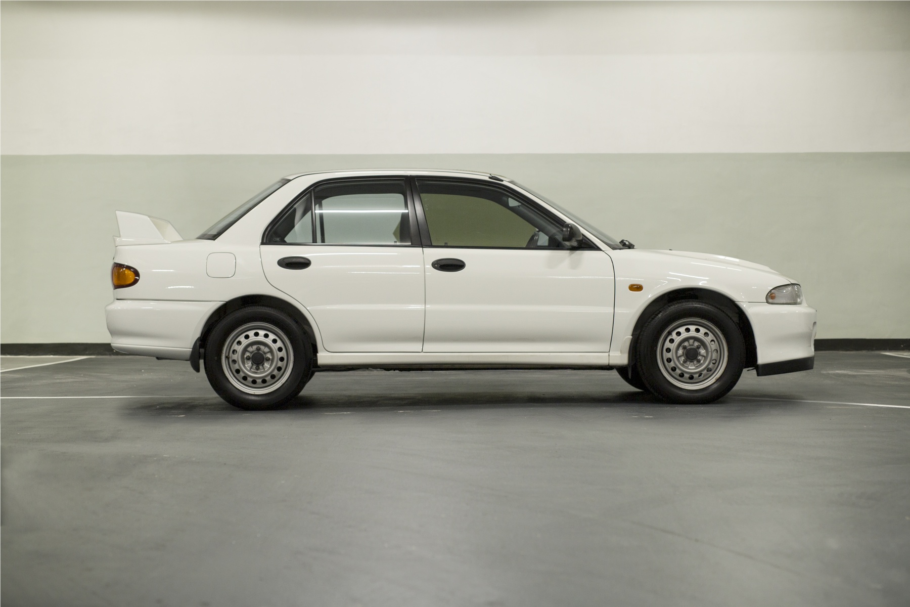 1995_Mitsubishi_Lancer_Evolution_II_RS_5