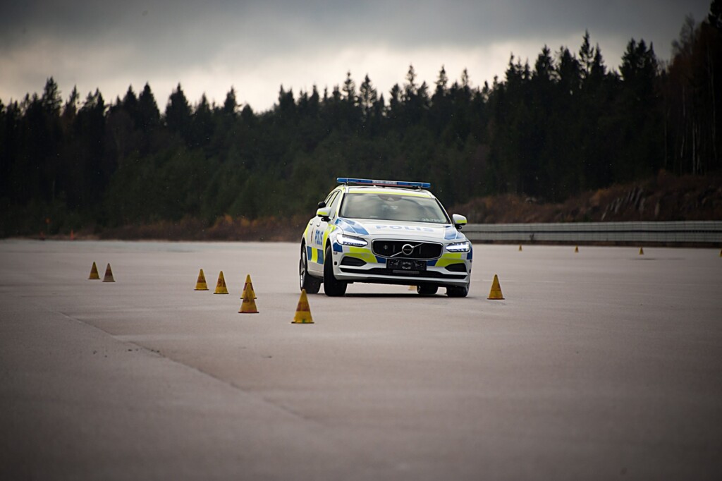 201325_Volvo_V90_as_a_police_car
