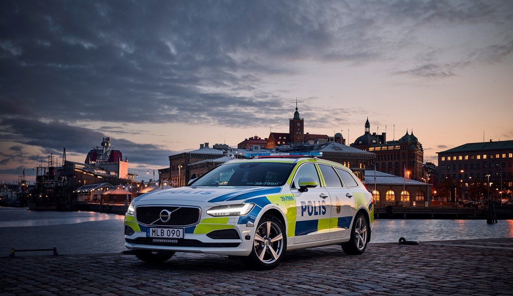 Volvo V90 som polisbil får högsta betyget hittills