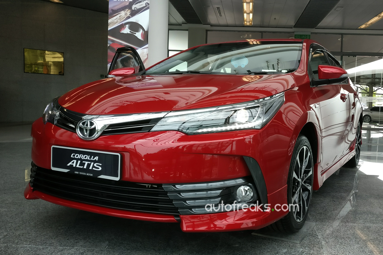 2016_Toyota_Corolla_Altis_Facelift_Preview_2016_19