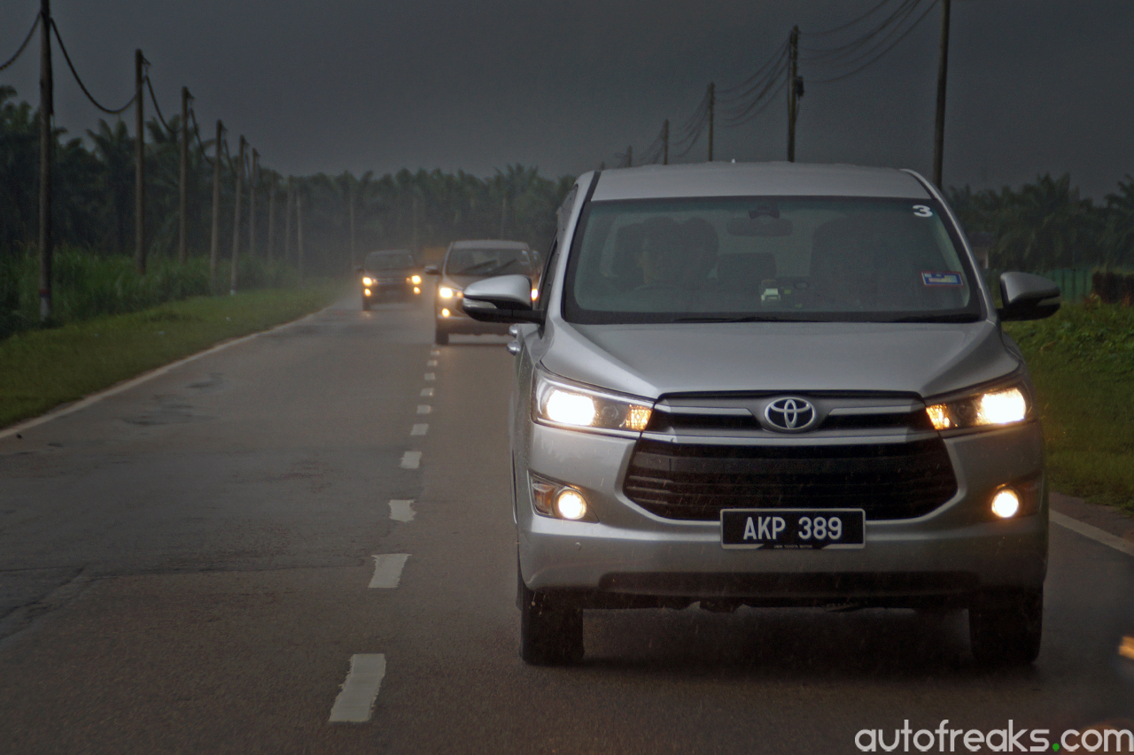 2016_Toyota_Innova_Preview (40)