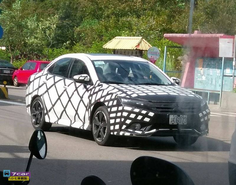 2017_Mitsubishi_Lancer_Spied_1