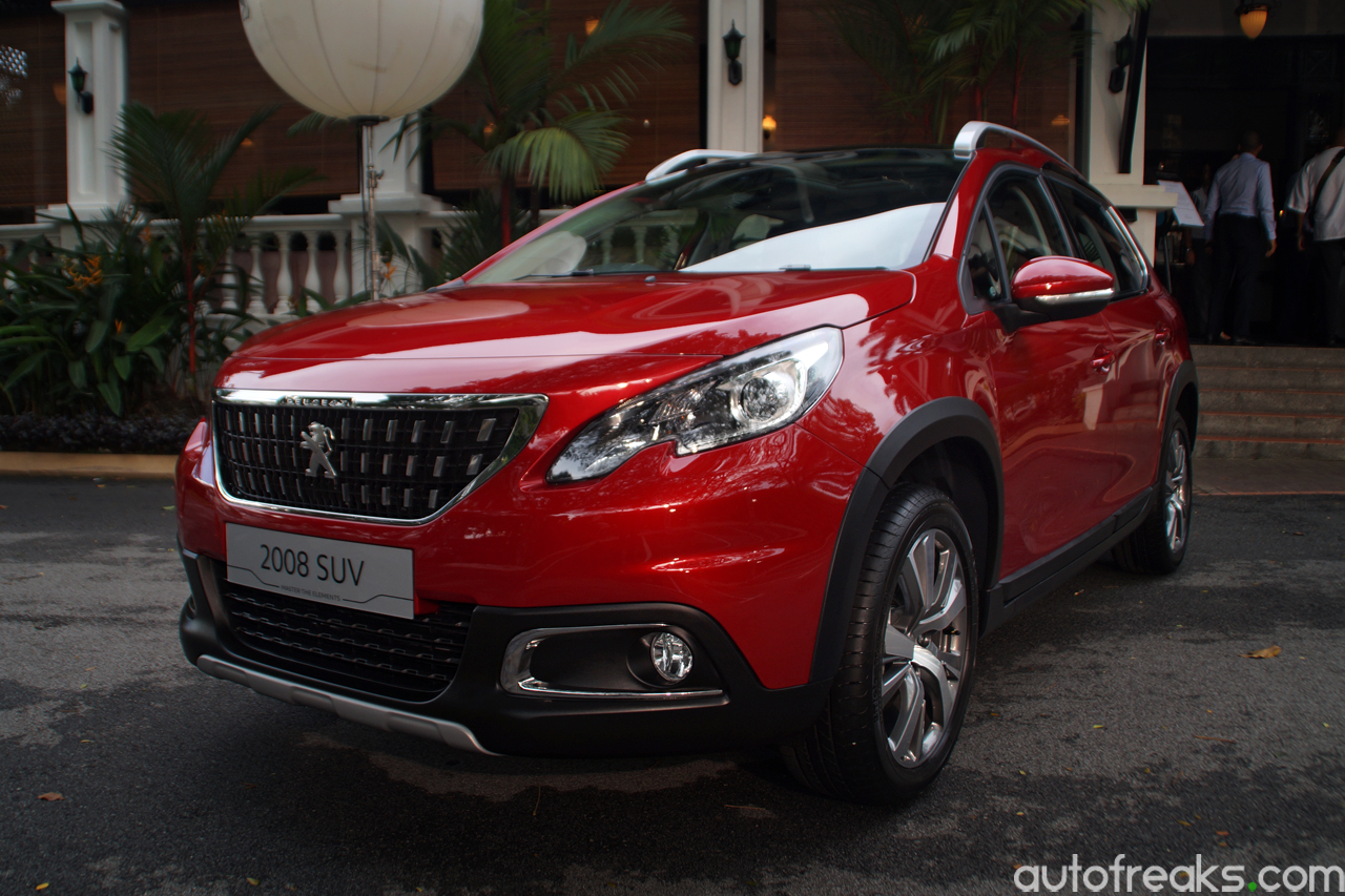 2017_Peugeot_2008_Puretech_Preview (1)