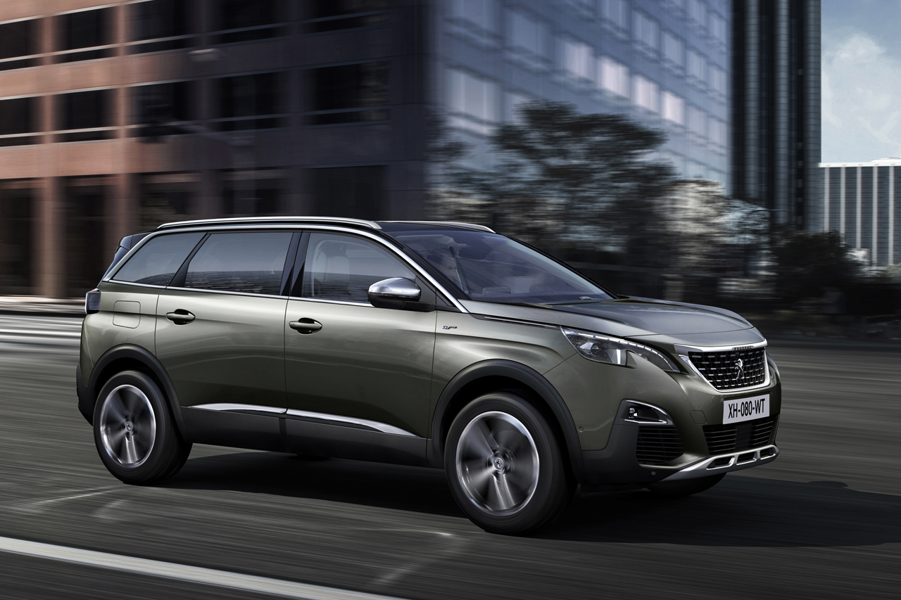 2017_Peugeot_5008