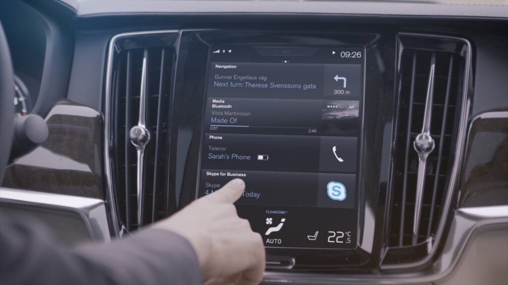 201912_Skype_for_Business_in_car_app