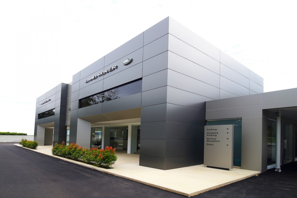 SISMA Auto Utara dual-brand Jaguar Land Rover showroom_Angle Land Rover_LR