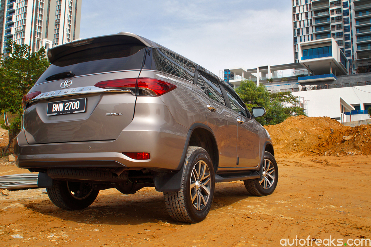 Toyota_Fortuner_Review (17)