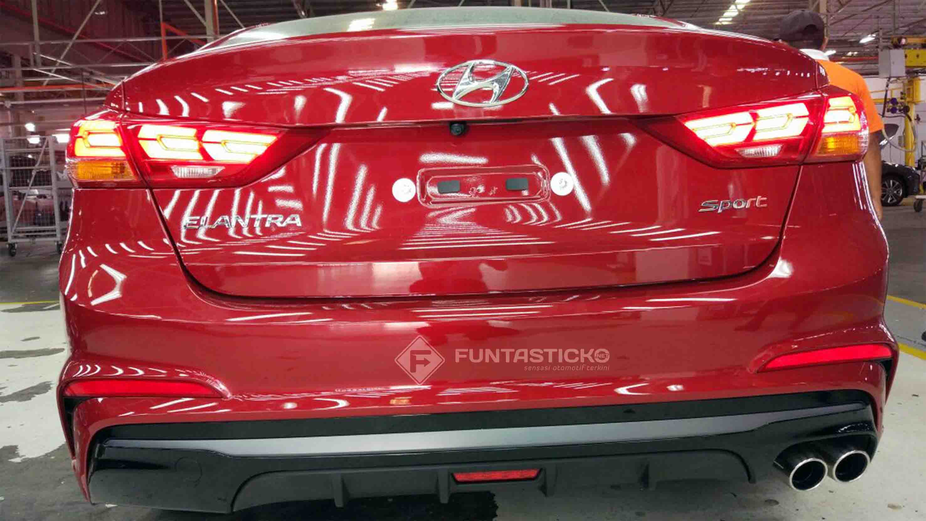 2017_Hyundai_Elantra_Leaked (2)