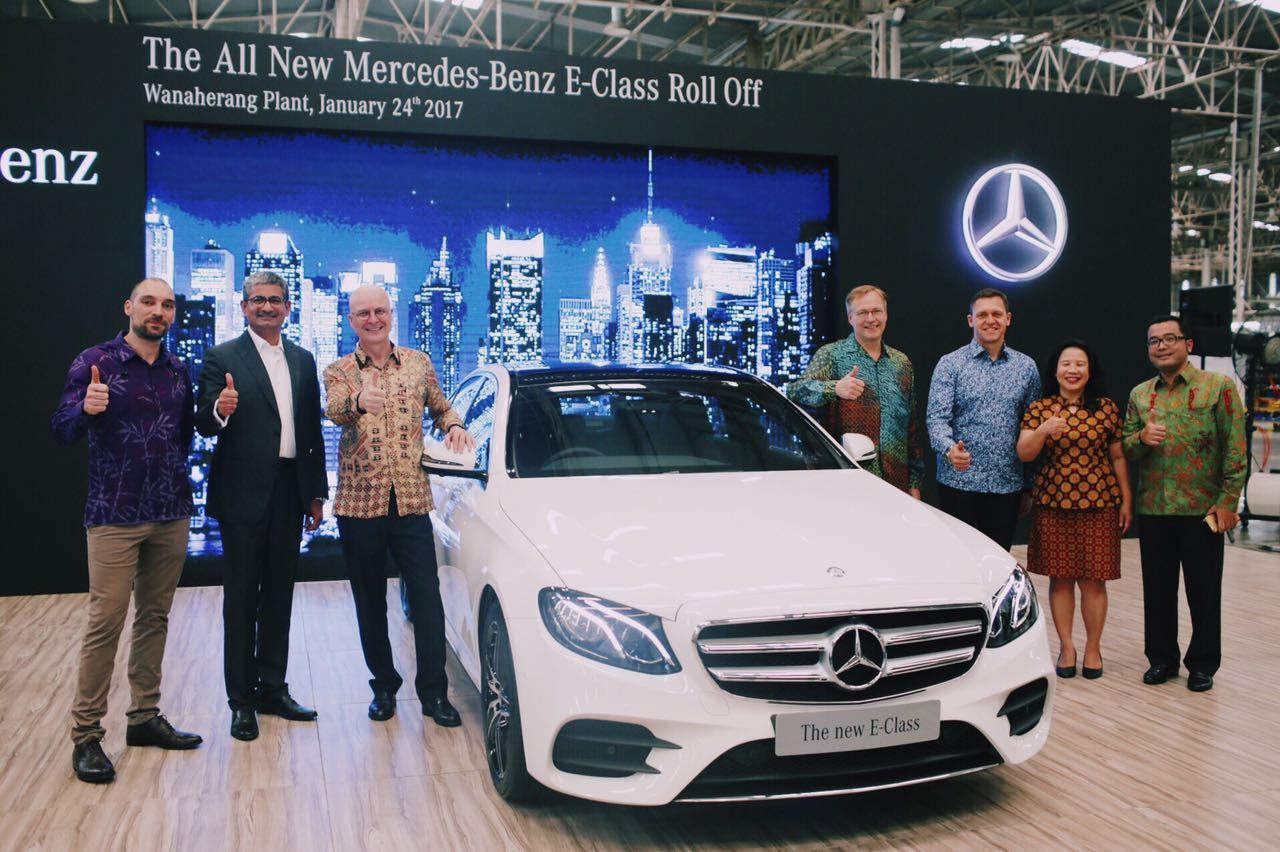 2017_Mercedes-Benz-W213_Indonesia_CKD
